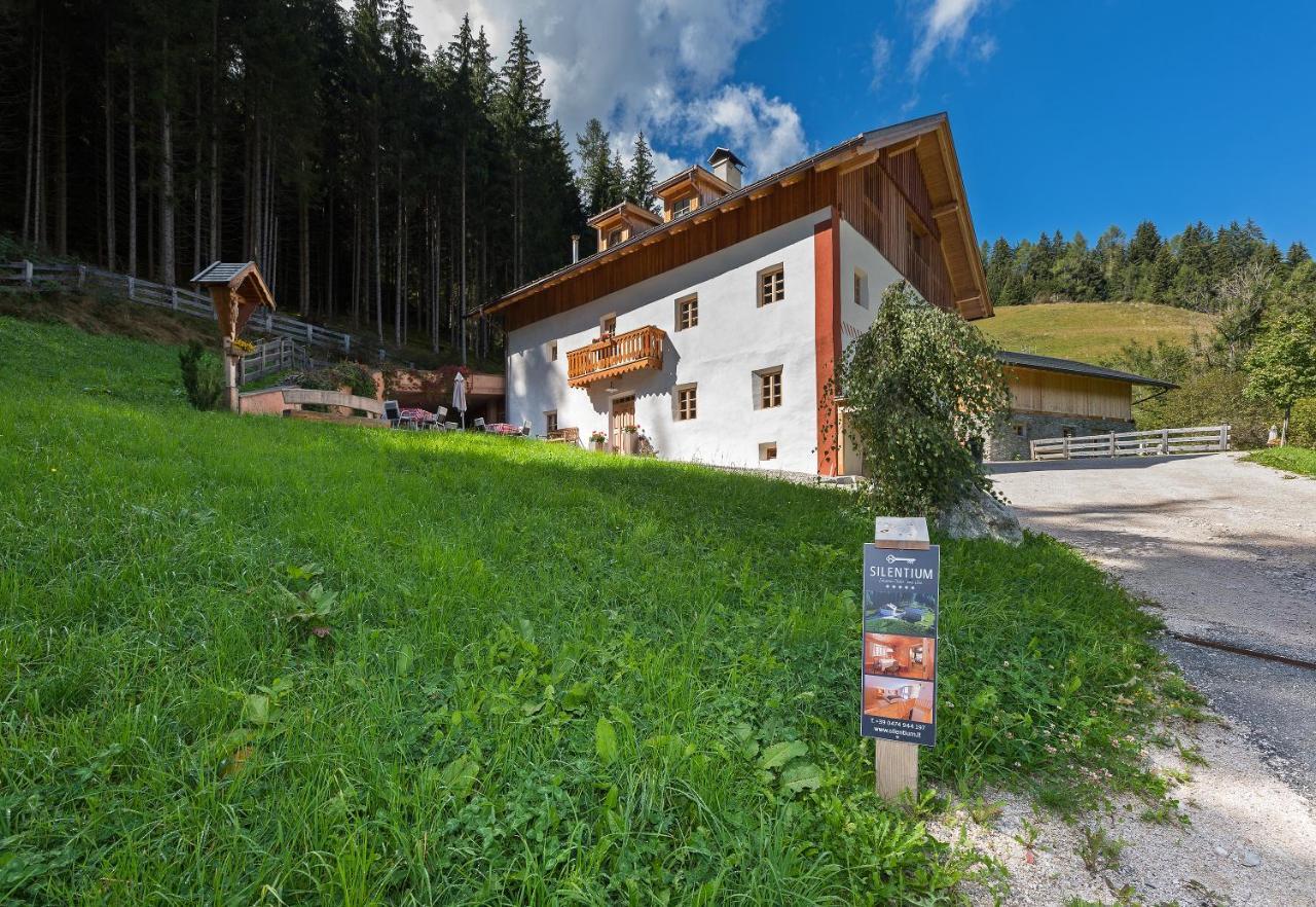 Silentium Dolomites Chalet Since 1600 Monguelfo-Tesido / Welsberg-Taisten Eksteriør billede